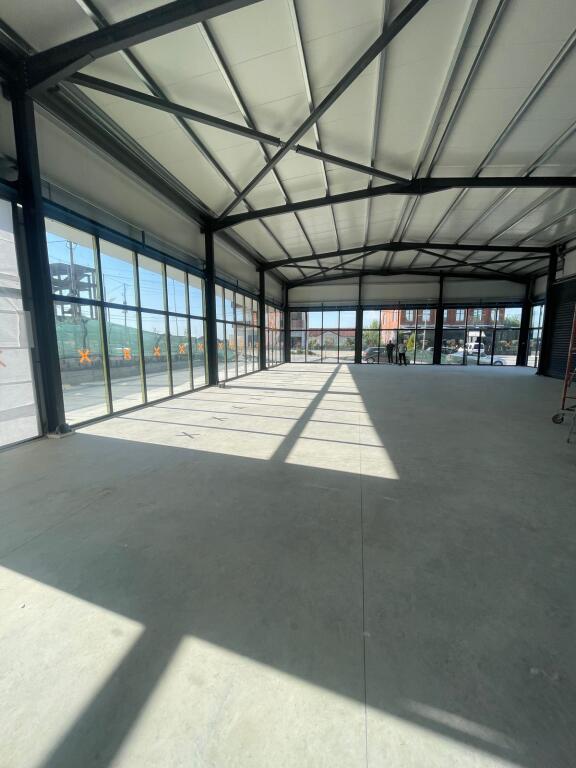 Capannone in affitto a Kamëz – 400 m²