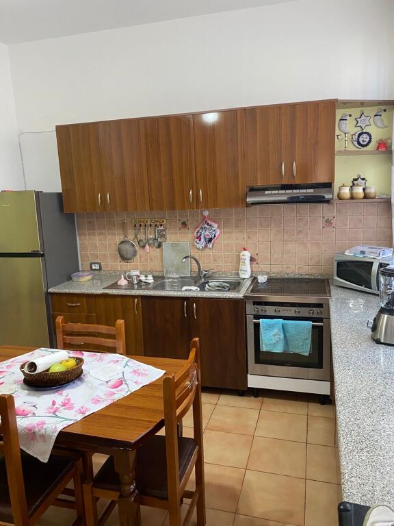 Apartment 1+1 for rent behind the Besnik Sykja gym near Vasil Shanto.