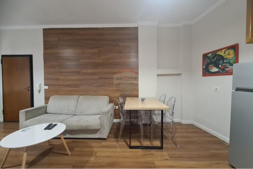 Apartment for rent 1+1 at Zogu I Boulevard!