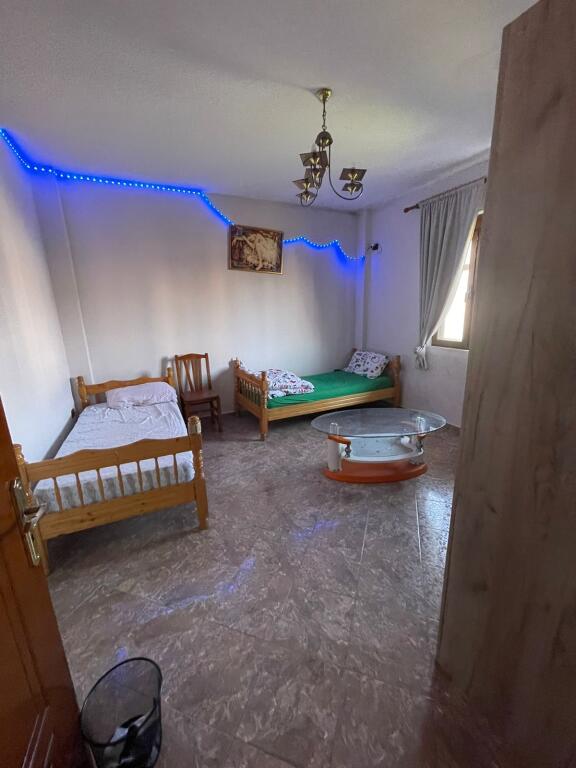 Apartament 3+1 me qira ne shtepi privat, ne Astir