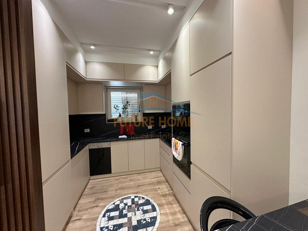Rent, Apartment 2+1+2+Parking Space, Bardhyl Street, Tirana