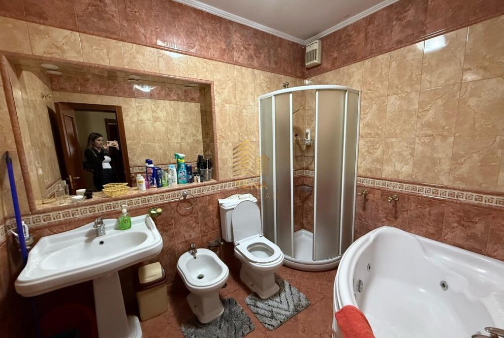 Qira, Apartament 2+1+2, Rruga Elbasanit – Stadiumi 'Air Albania'