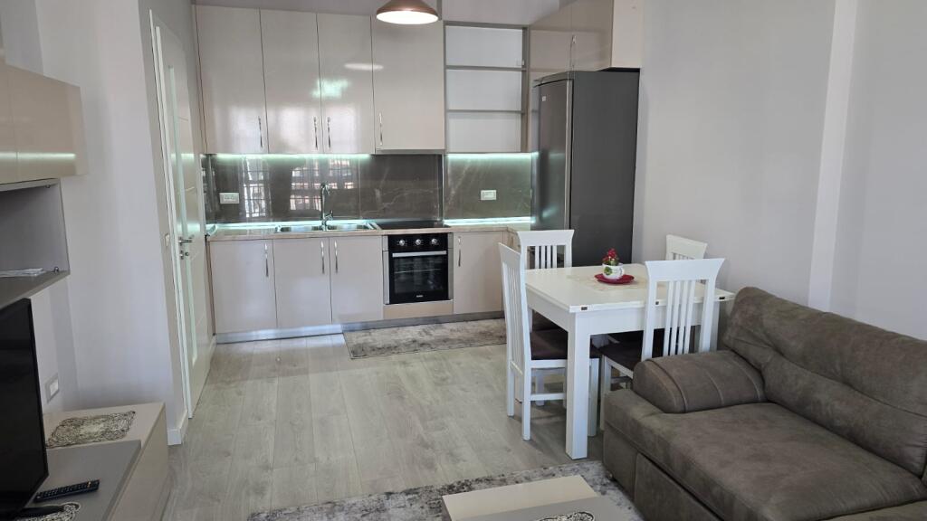 Apartament 1+1 me qira ne Astir