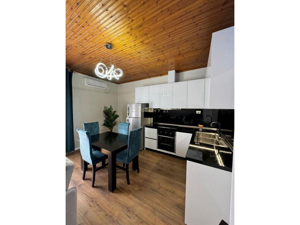 Apartment 1+1 for rent in Shallvaret.