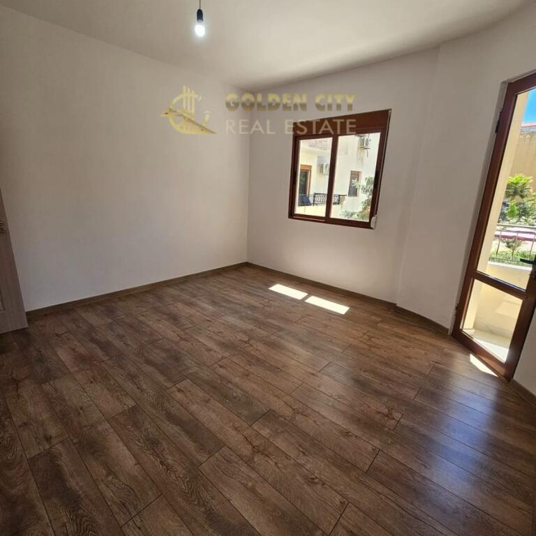 Vendesi Appartamento 2+1 – Spiaggia, Durazzo (Vicino all'Hotel Antalja)