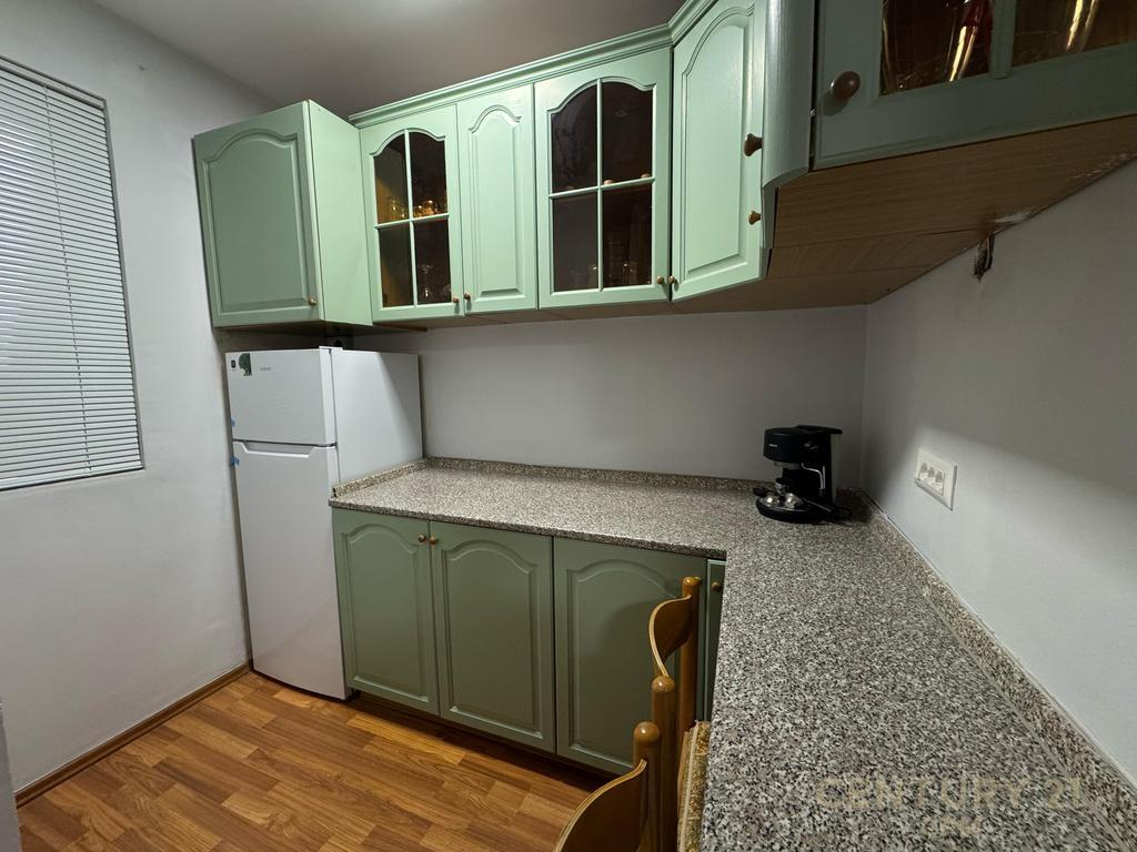 1+1 apartment for rent at Rr. Ferit Xhajko, former Durresi Restaurant!