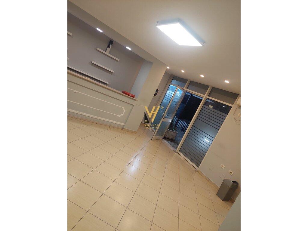 AMBIENT BIZNESI 70 M2 ME QERA PAZAR I RI