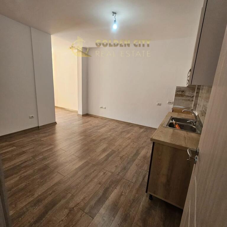 Vendesi Appartamento 2+1 – Spiaggia, Durazzo (Vicino all'Hotel Antalja)