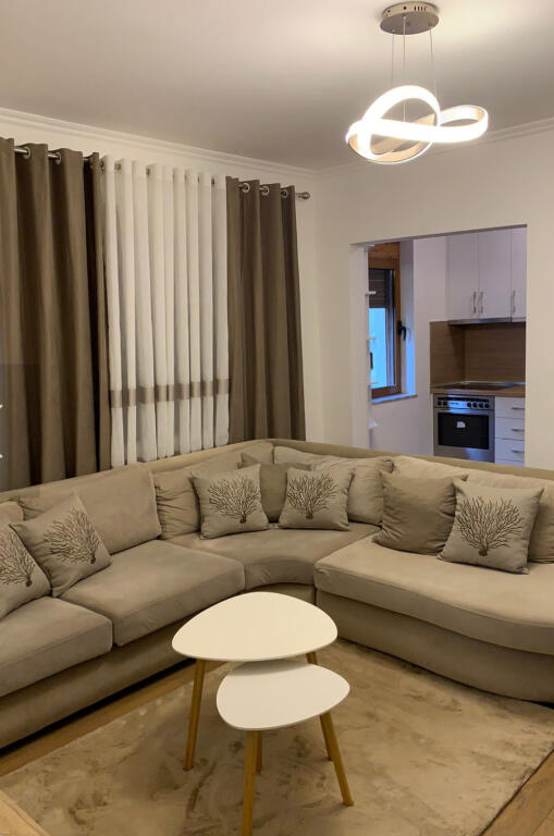 Apartment 3+1 for rent at Shkolla e Kuqe