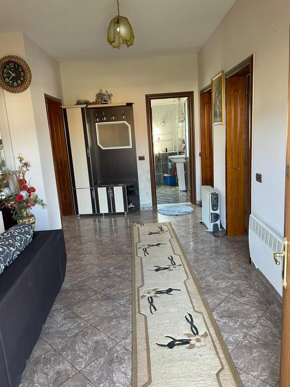 Apartament 3+1 me qira ne shtepi privat, ne Astir
