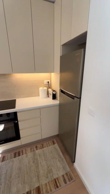 Super apartament 3+1+2 me qera tek Liqeni Thate (mobilim i ri)
