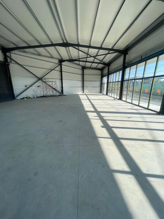 Capannone in affitto a Kamëz – 400 m²
