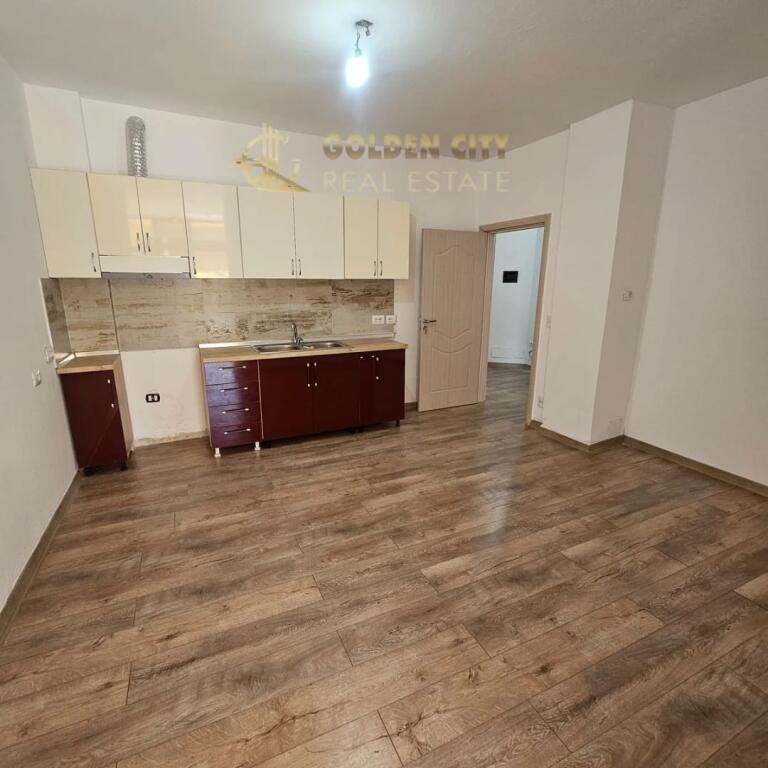 Vendesi Appartamento 2+1 – Spiaggia, Durazzo (Vicino all'Hotel Antalja)