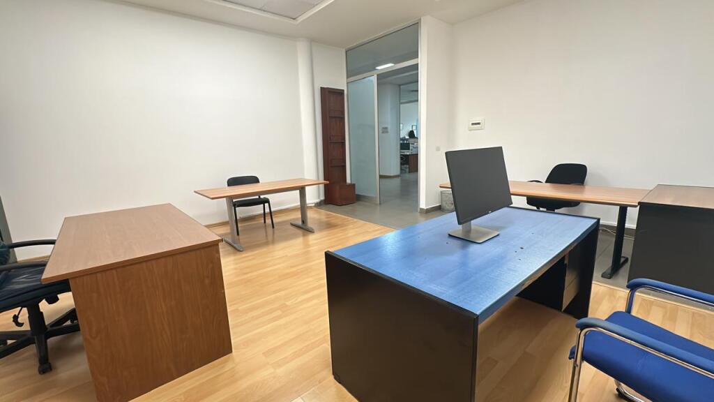 OFFICE FOR RENT 30 M2 CENTER