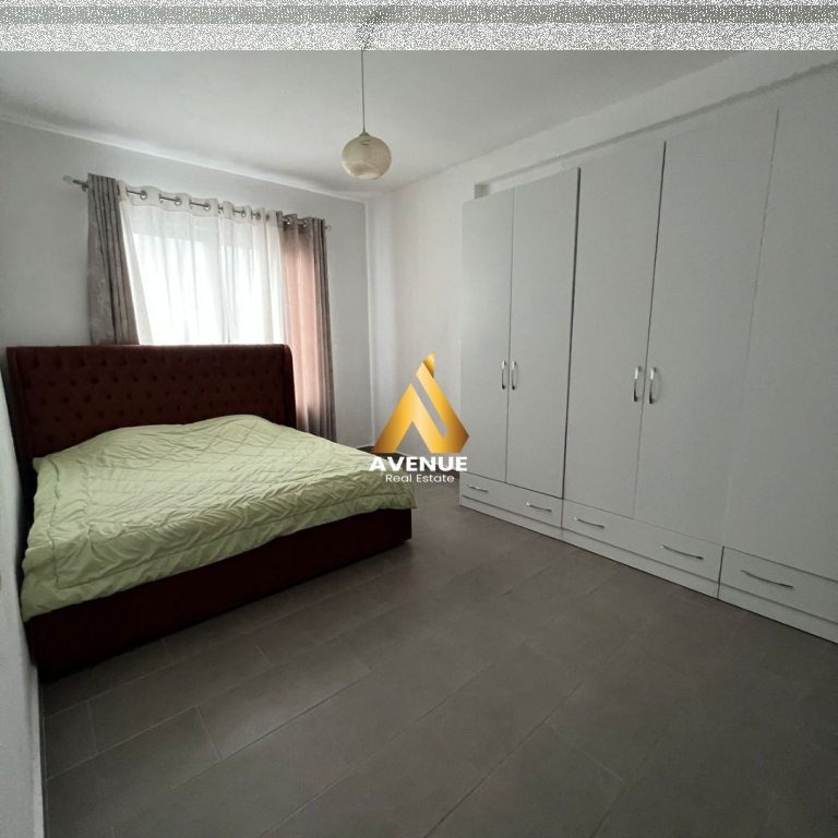 SHITET APARTAMENT I MOBILUAR 2+1+2, ULLIRI, KAMEZ