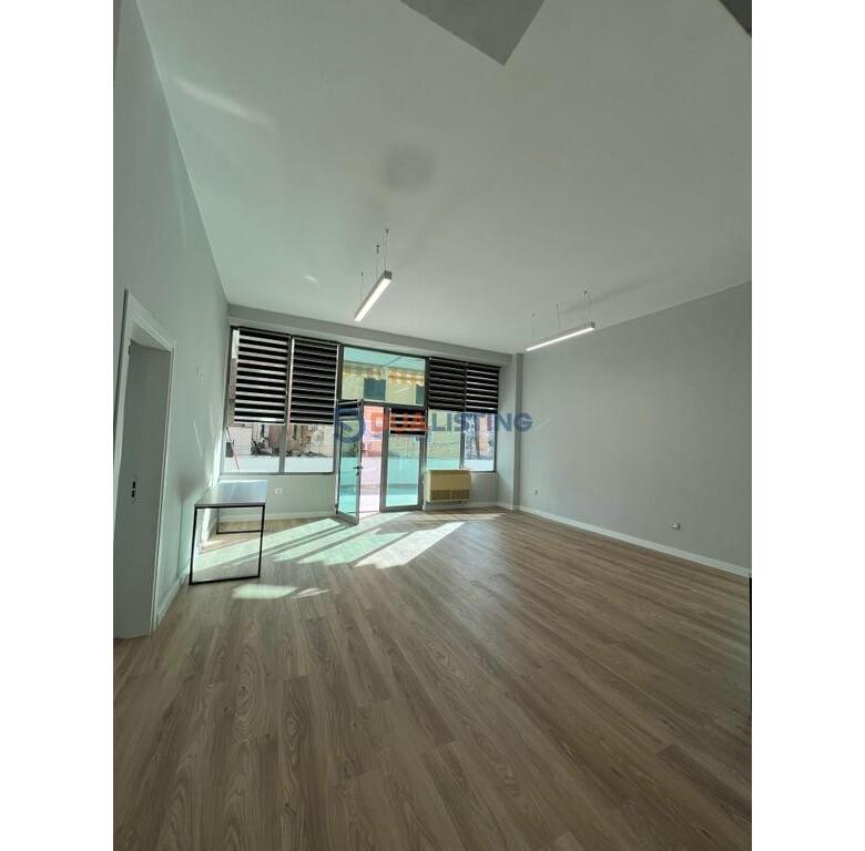 OFFICE FOR RENT AT KOMUNA E PARISIT NEAR EKRISTAL CENTER!