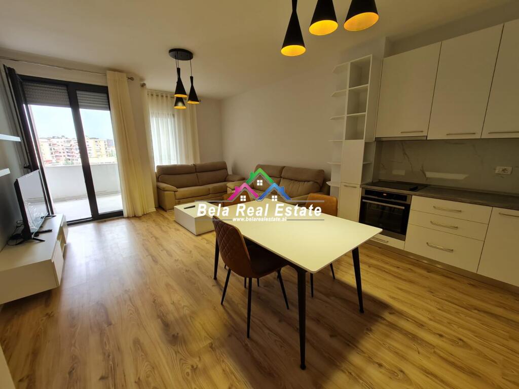 Appartamento di Lusso 2+1+2 in Affitto Vicino al Nuovo Maternità (ID B220115) Tirana