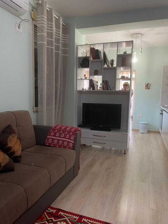 1+1, furnished at 21 Shi.
