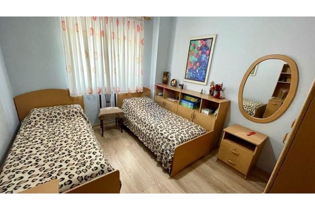 APARTAMENT 2+1 PER QIRA NE TIRANEN E RE