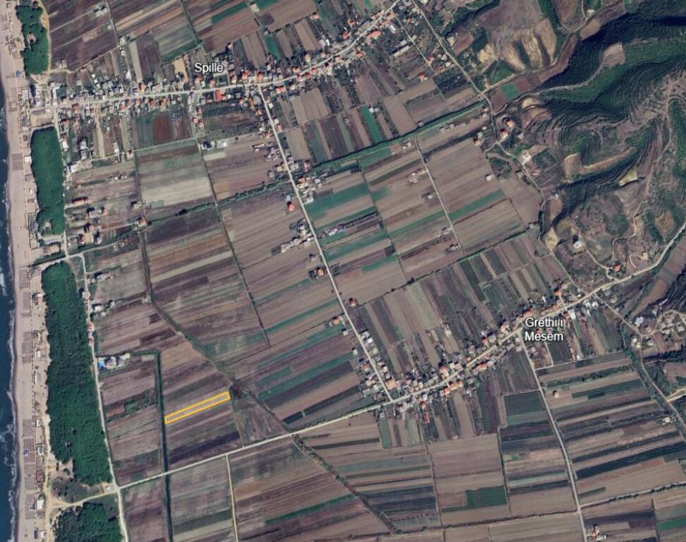 Spille, truall për shitje, brezi i dytë, 200 m nga plazhi
