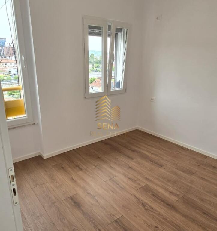 Shitet, Apartament 1+1, prane Deliorgjit – Rruga Irfan Tomini