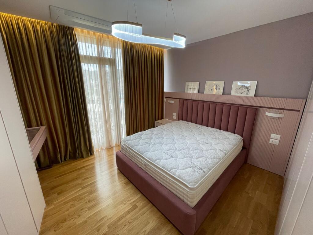 4+1 apartment for sale with a view of the Lake - "Lake View", Rruga e Kosovarëve