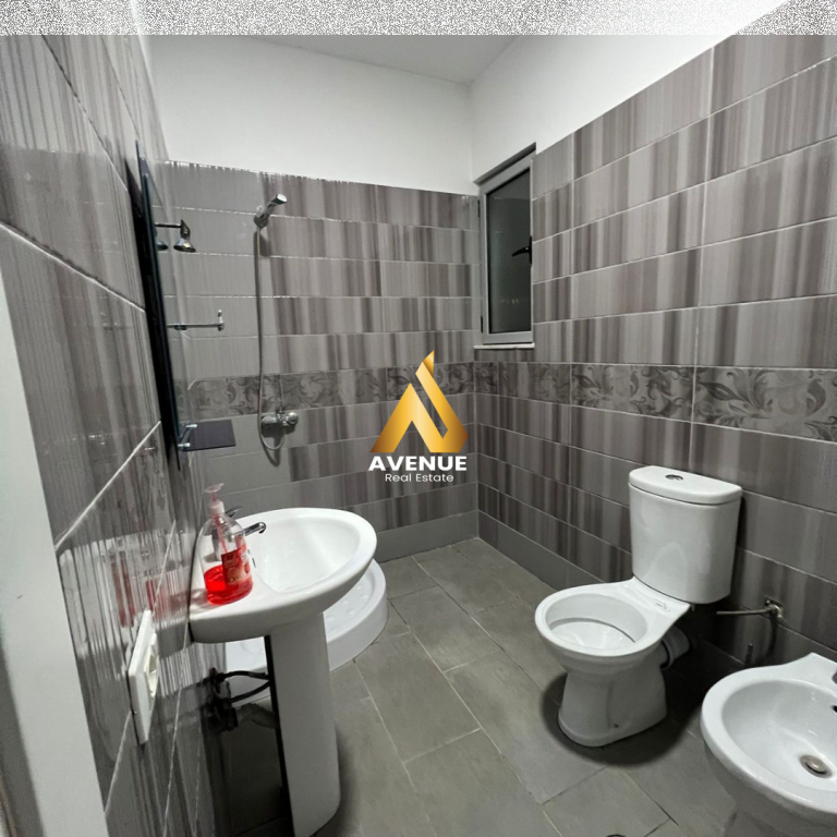 SHITET APARTAMENT I MOBILUAR 2+1+2, ULLIRI, KAMEZ
