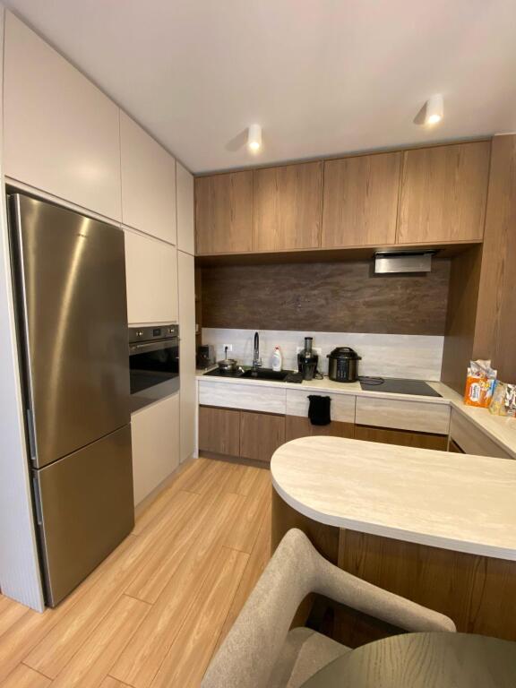 Apartment 2+1+2 + garage for rent in Magnet Complex, 21 December - Tirana