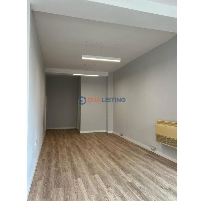 OFFICE FOR RENT AT KOMUNA E PARISIT NEAR EKRISTAL CENTER!