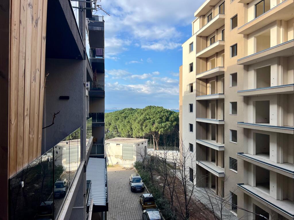 Appartamento in vendita a Valona