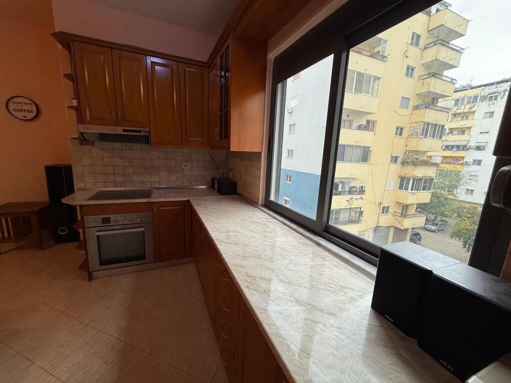 APARTAMENT ME QERA 1+1 PRANË PLAZHIT