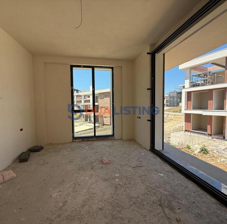 FOR SALE 2+1+2 WITH YARD AND PARKING SPACE AT TULIPAN RESIDENCE!