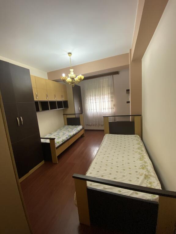 2+1, partially furnished, for living or office, zoo garden.