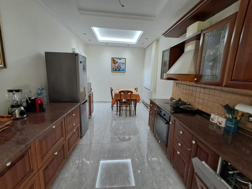 FLOOR 2 OF A VILLA FOR RENT PLEPA DURRES