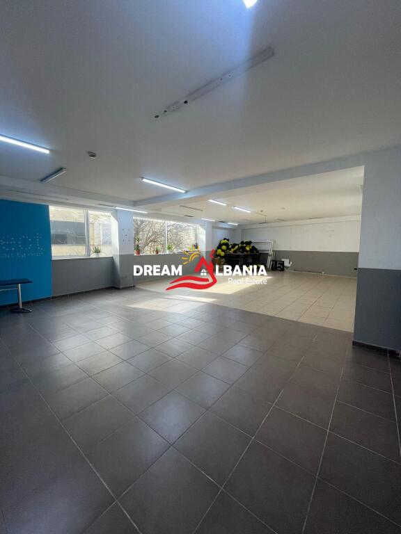 Ambjent biznesi për qira në Xhamllik, tek ish Profarma.
