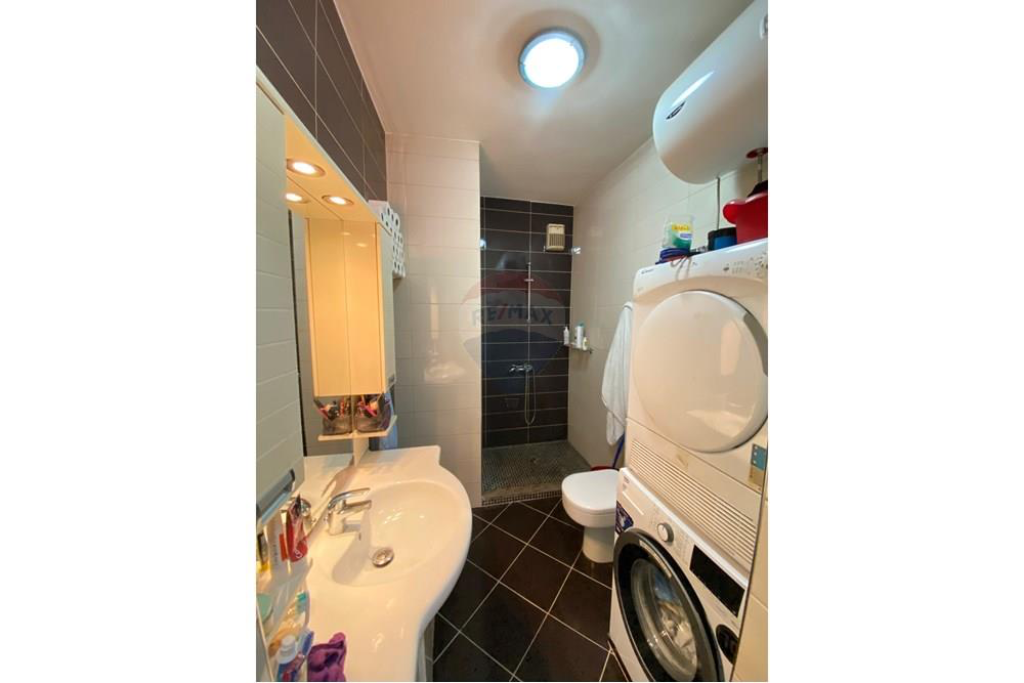 Apartament 2+1+2 për shitje tek Komuna e Parisit!