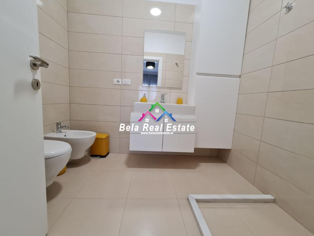 Appartamento di Lusso 2+1+2 in Affitto Vicino al Nuovo Maternità (ID B220115) Tirana