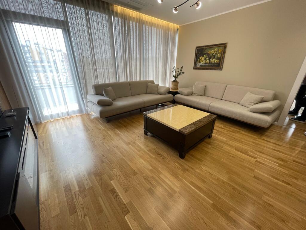 4+1 apartment for sale with a view of the Lake - "Lake View", Rruga e Kosovarëve