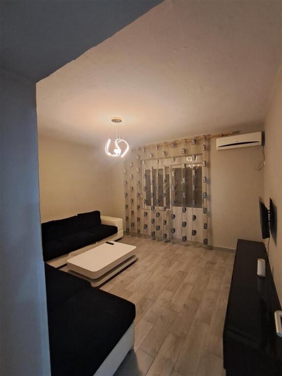 Apartament 2+1 me qera tek shkolla 1 maji, Ali Dem.