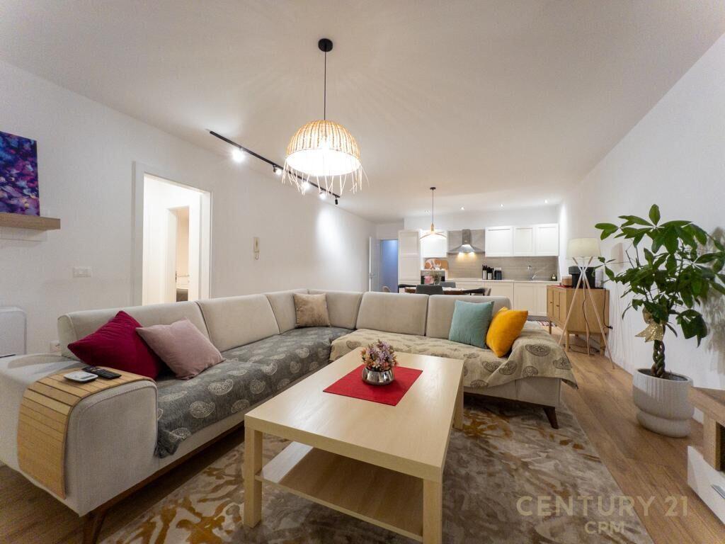 Apartament për shitje 2+1 në Rrugën e Kavajës