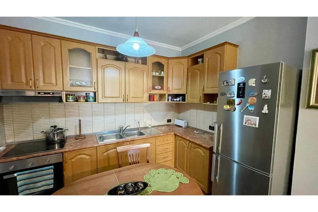 APARTAMENT 2+1 PER QIRA NE TIRANEN E RE
