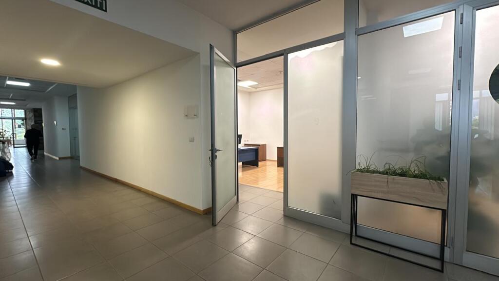 OFFICE FOR RENT 30 M2 CENTER