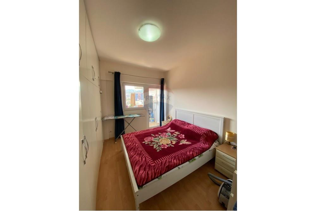 Apartament 2+1+2 për shitje tek Komuna e Parisit!