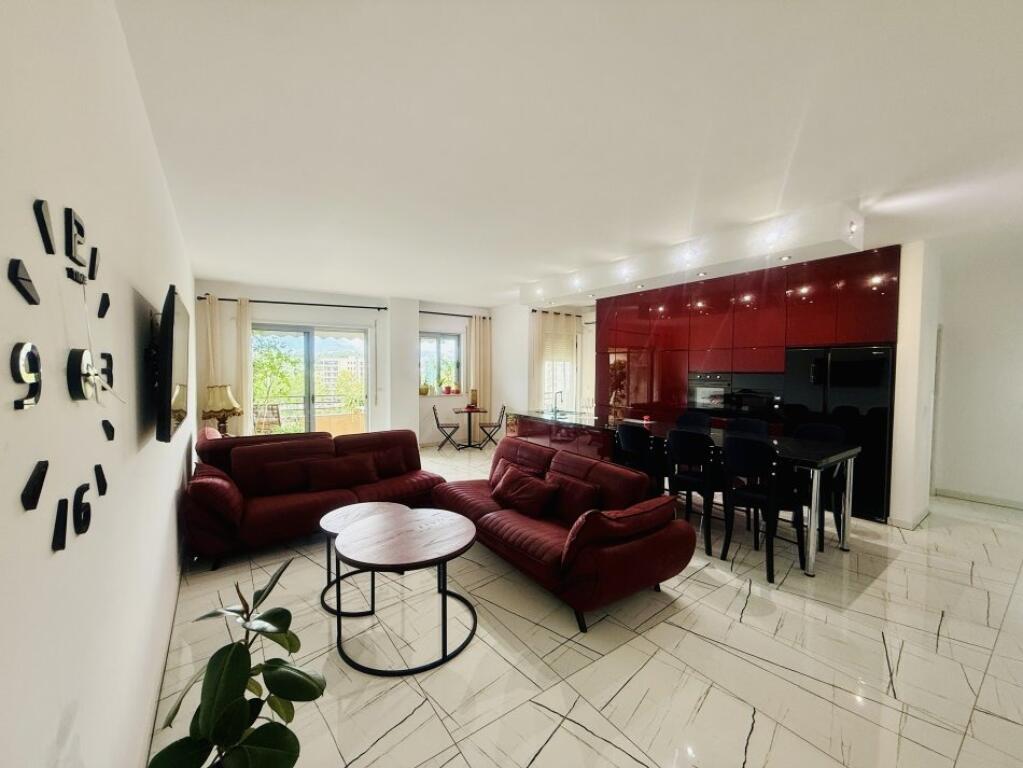 Modern Apartment for Rent - Liqeni i Thatë