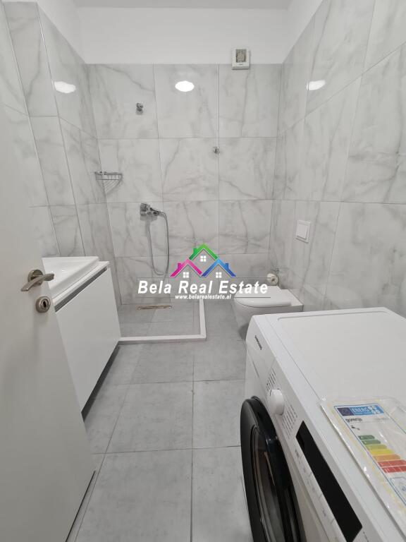 Appartamento di Lusso 2+1+2 in Affitto Vicino al Nuovo Maternità (ID B220115) Tirana