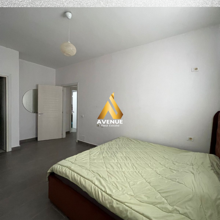 SHITET APARTAMENT I MOBILUAR 2+1+2, ULLIRI, KAMEZ