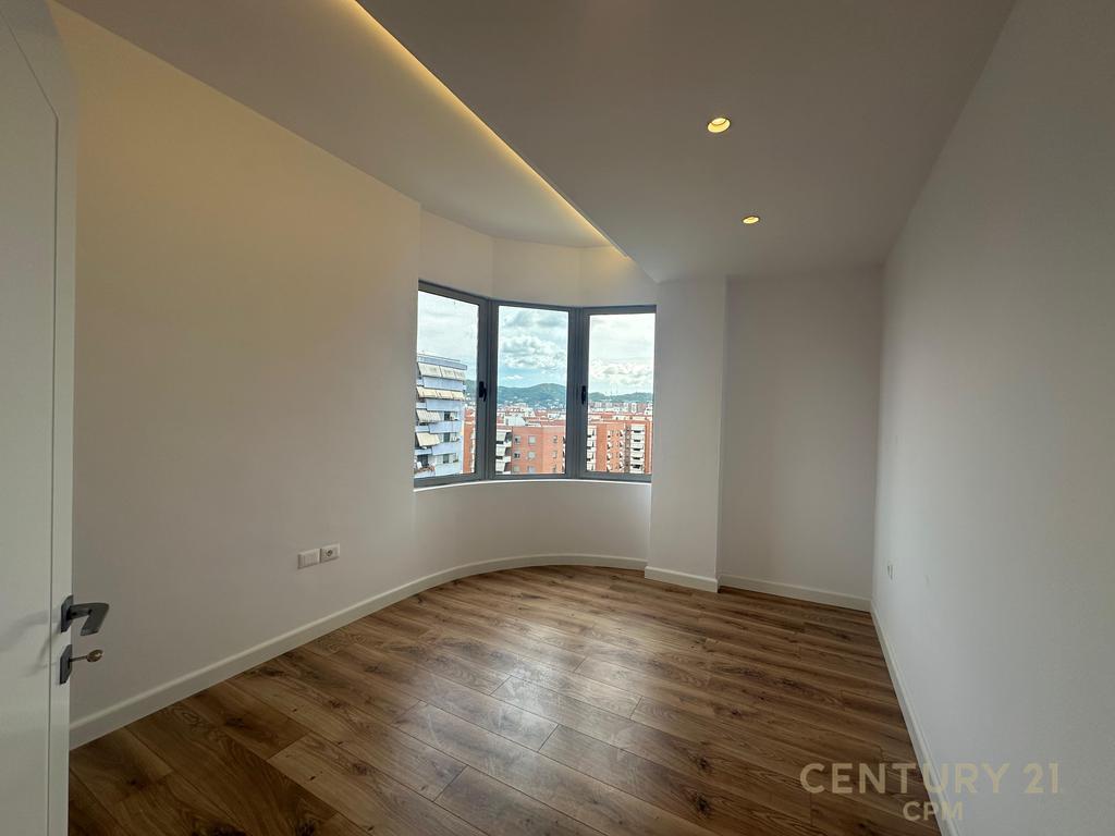 For sale: Invested apartment 2+1+2 Kavaja Street