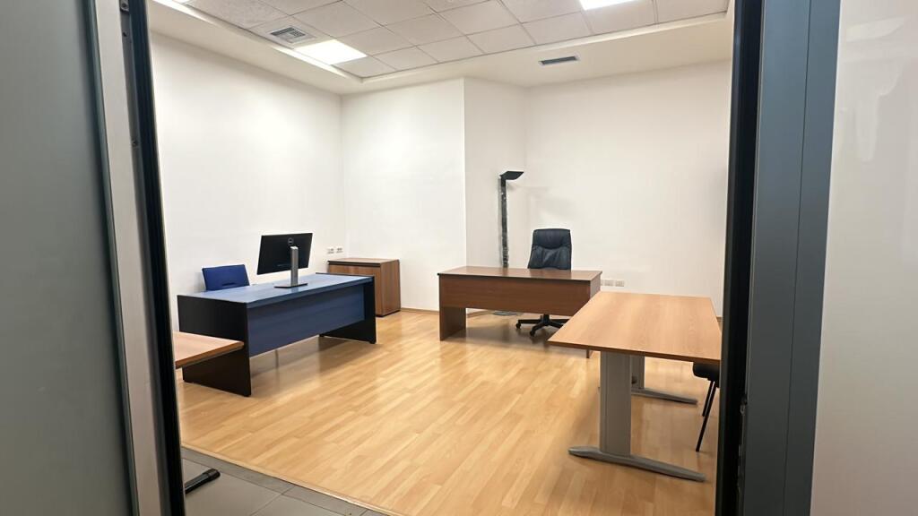 OFFICE FOR RENT 30 M2 CENTER