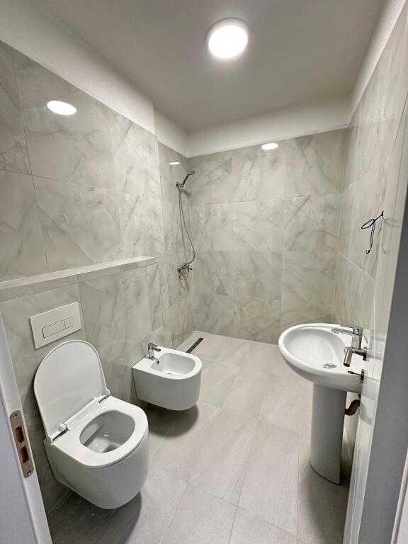 APARTAMENT ME QERA 2+1+2