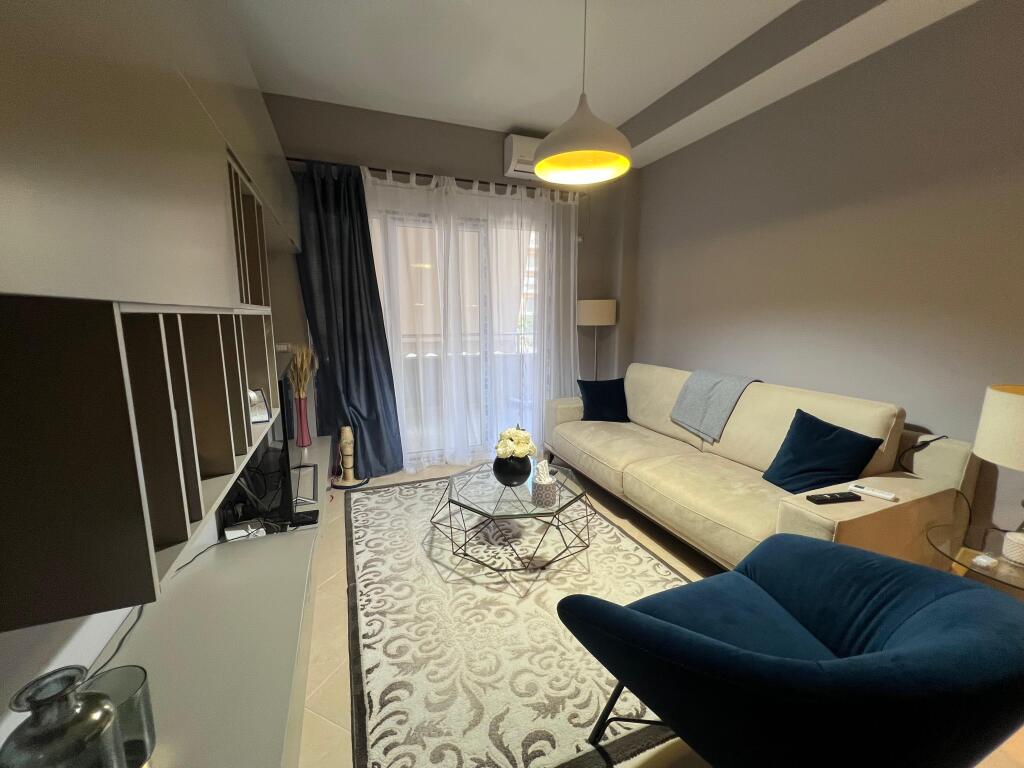 Appartamento in vendita a Valona